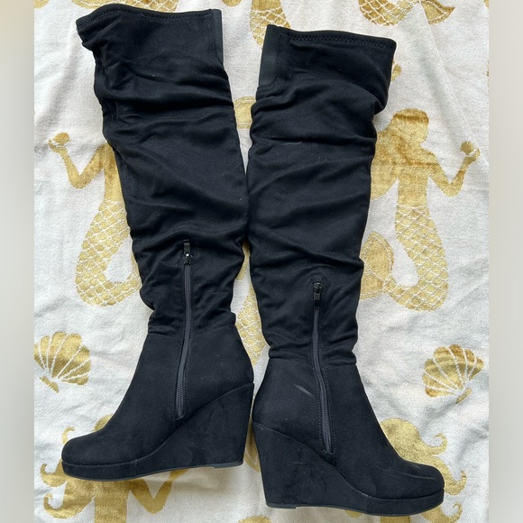 Chinese Laundry - LARISA OVER THE KNEE RUCHED WEDGE BOOT - Black - Size 6 - Picture 3 of 5